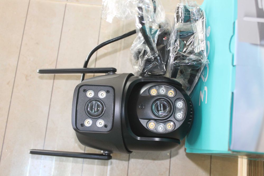 Поворотна подвійна wi fi. Нова  камера 8мр якість  UHD