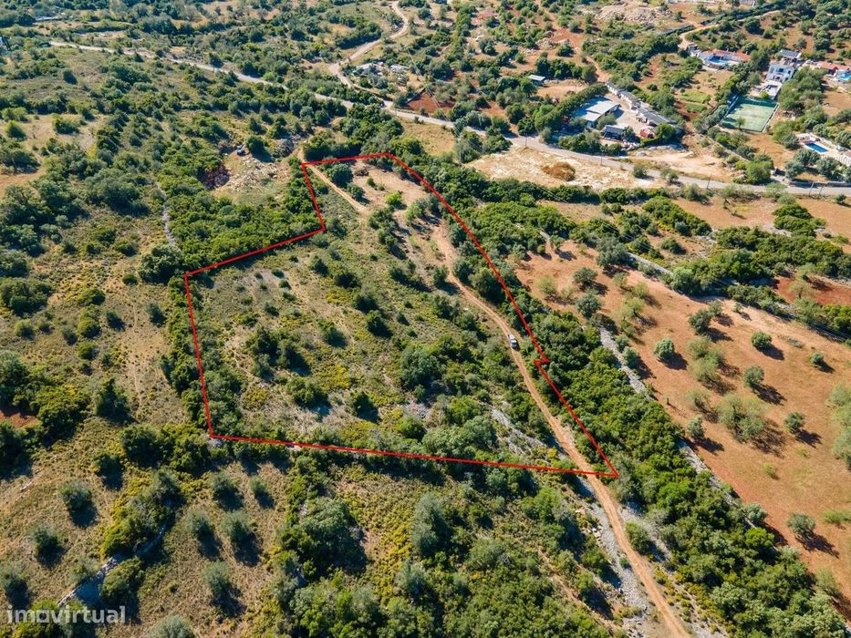 Rustic Plot of 15,720 m² in Agostos – Santa Bárbara de Nexe – Faro