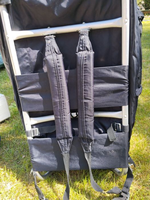 Duży plecak podróżny ze stelażem