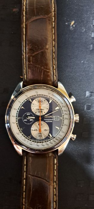 Relógio Seiko cronógrafo.