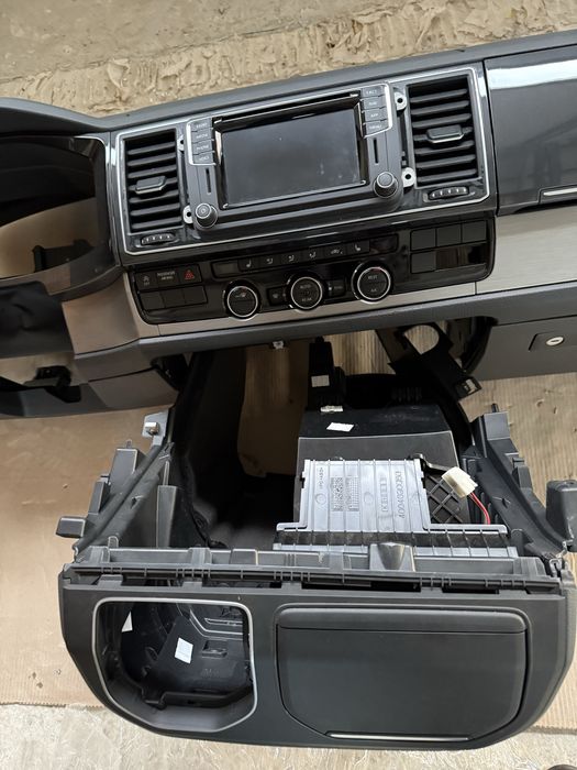 VW T6 Multivan торпеда Фольксваген Мультиван Т6 комплектна