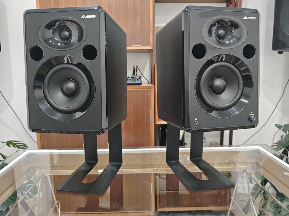 Colunas Monitores de Estúdio Alesis Elevate 5MkII