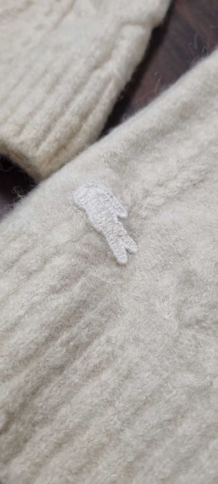 Sweter damski LACOSTE wełniany / z wełną r. S ecru warkocze klasyk