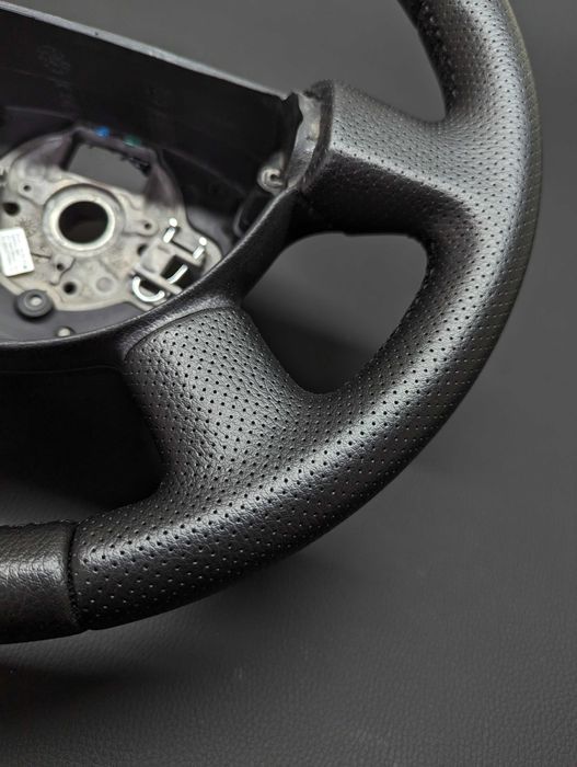 Kierownica Volkswagen Passat B6/T5 świeżo obszyta