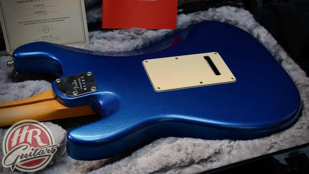 Fender American Ultra Stratocaster HSS, Cobra Blue, USA, 2020 rok