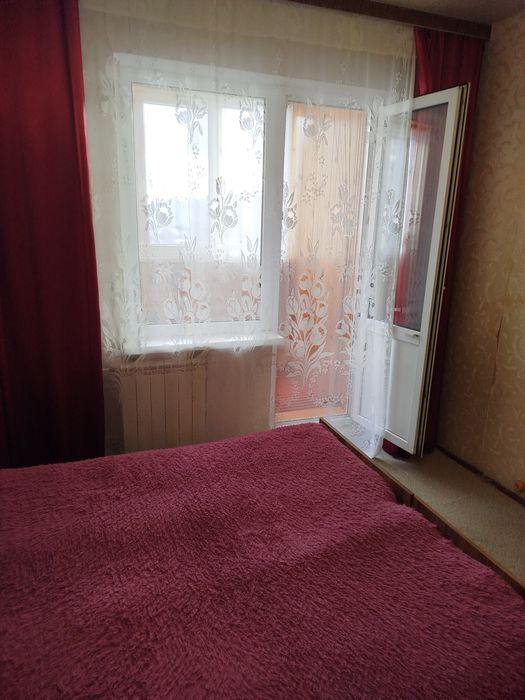 Здаю дві кімнати у 3- кімнатній квартирі на Виноградарі без господаря