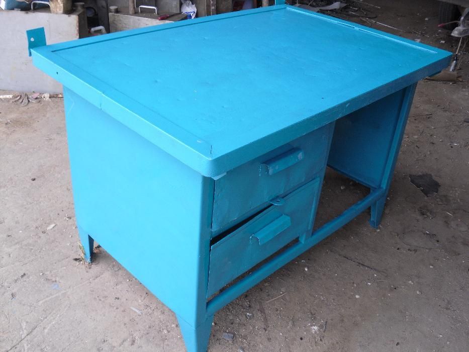 продам стол слесарный