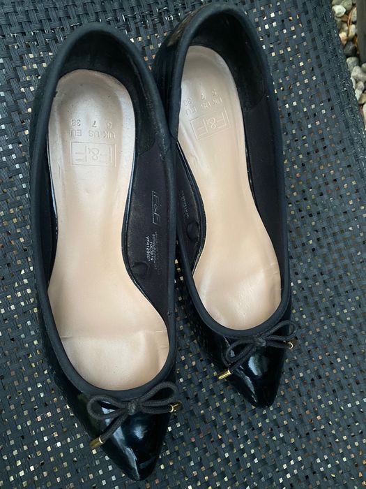 Buty na obcasie lakierowane