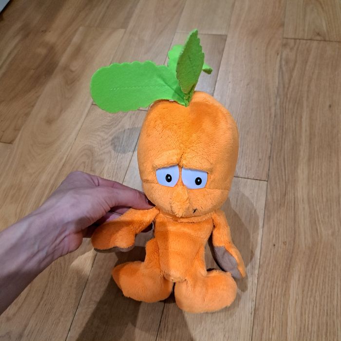 Miś, pluszak, marchewka, gang