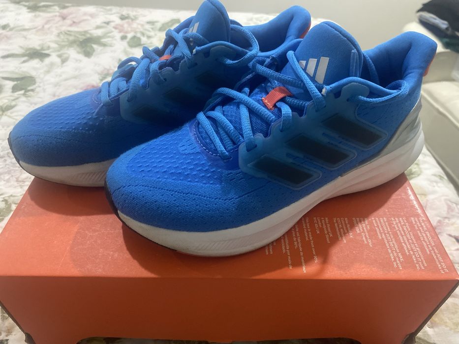 Sapatilhas azuis adidas