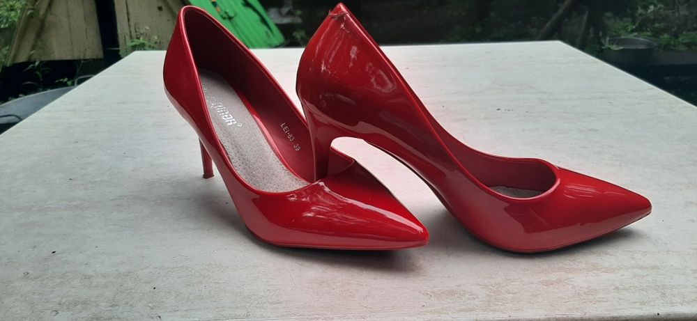 Buty damskie czerwone