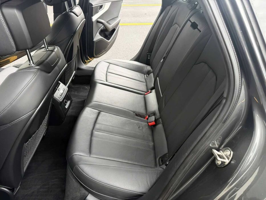 Audi A4      2018