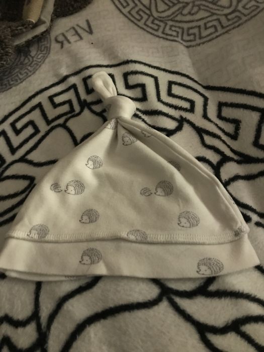 Зимние шапки-1год, деми.