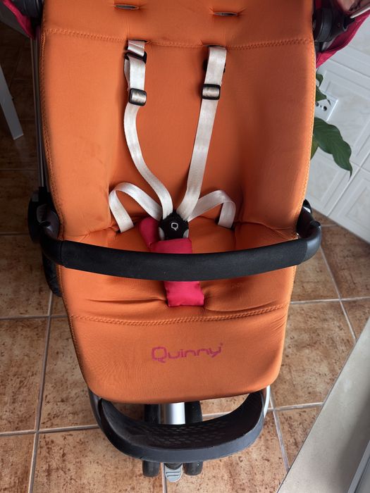 Carrinho de bebé maxi cozi quinny
