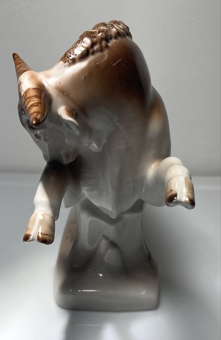 Статуетка «Бик» Полонне