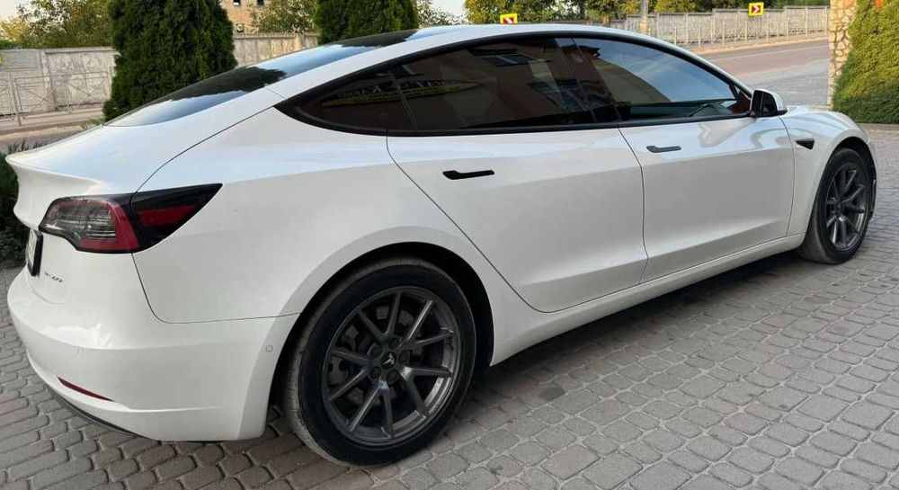 Tesla Model 3 Long Range AWD 2021