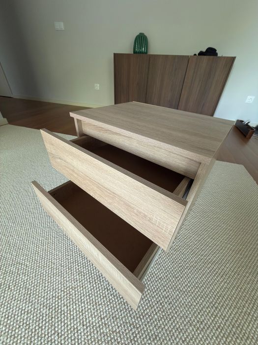 Mesa de Cabeceira moderna com derivados de madeira carvalho