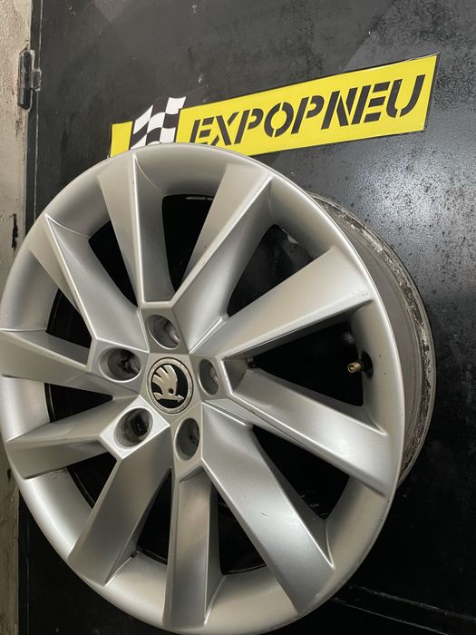 Jantes originais Skoda 17 5x112 Octavia Superb III