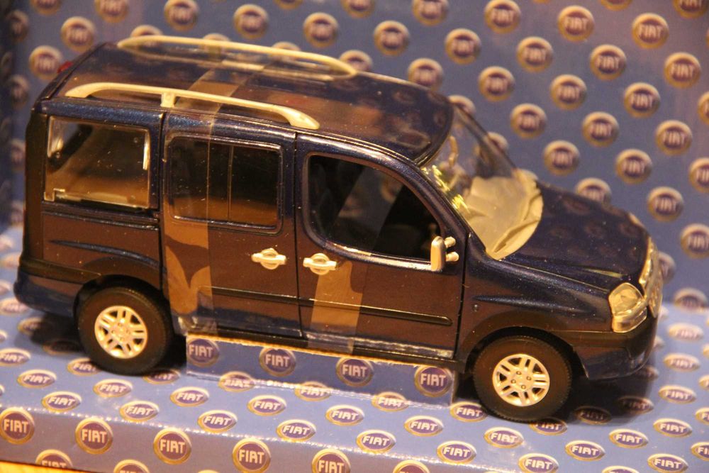 Norev 1/24 fiat doblo