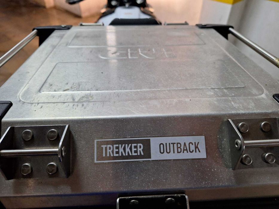 Suzuki VStrom 650XA com muitos extras