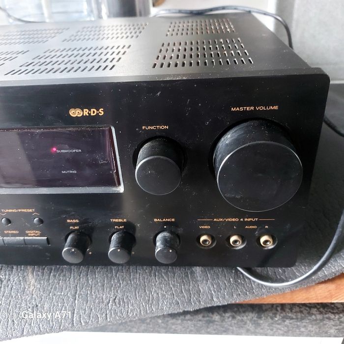 Amplificador  teac modelo nas fotos