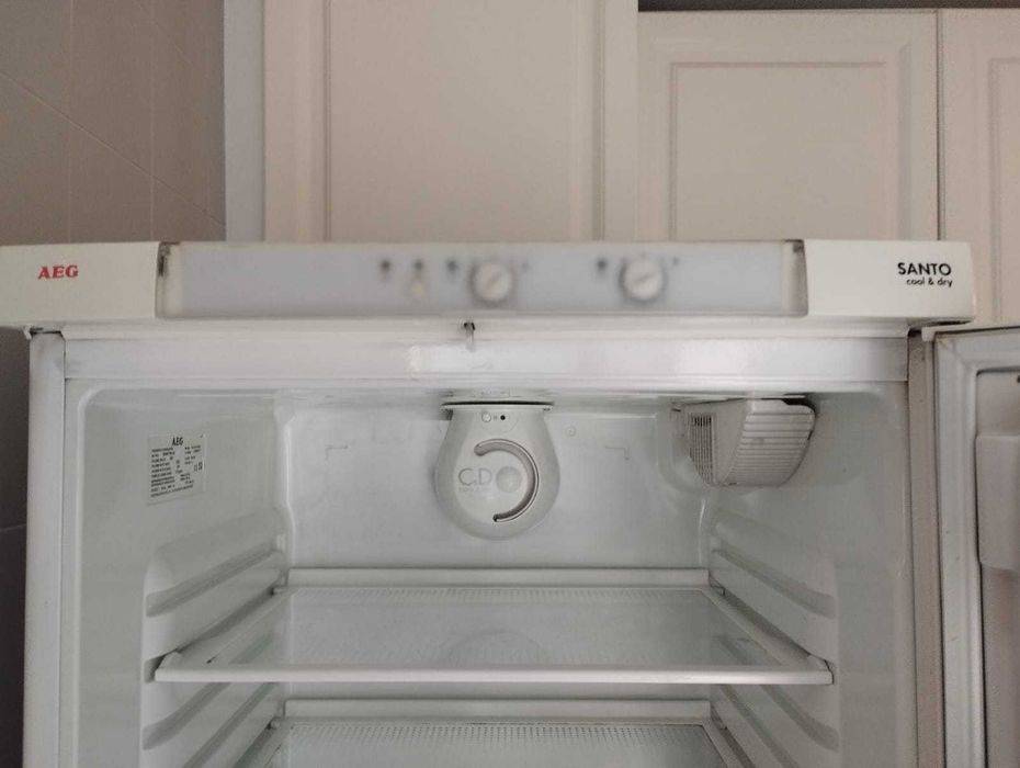 Frigorifico combinado AEG Santo - Branco - Grande 332 litros