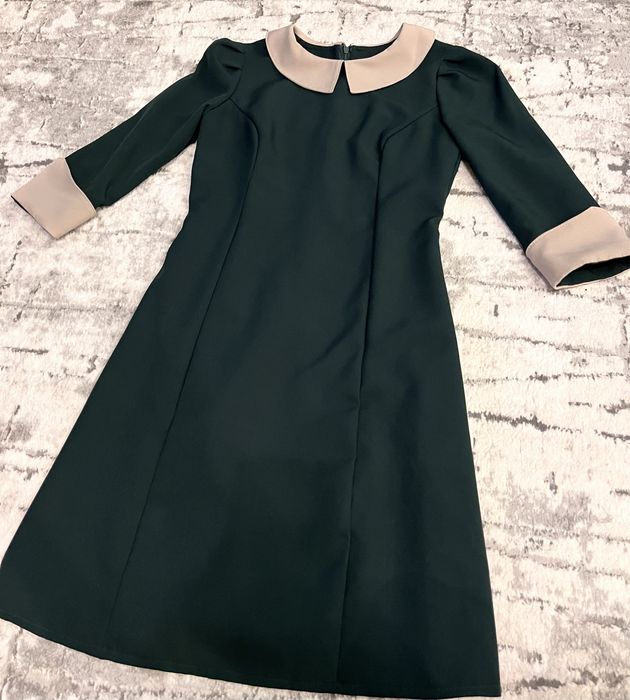 Блузки, сукні віддам безкоштовно.