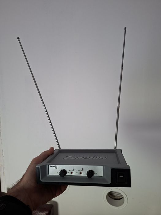 Радиосистема Superlux VT9 Series — 2 бездротових мікрофона VT6
Радіос