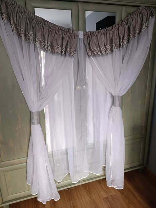 Piękna firanka z cyrkoniami marszczona cyrkonie brąz