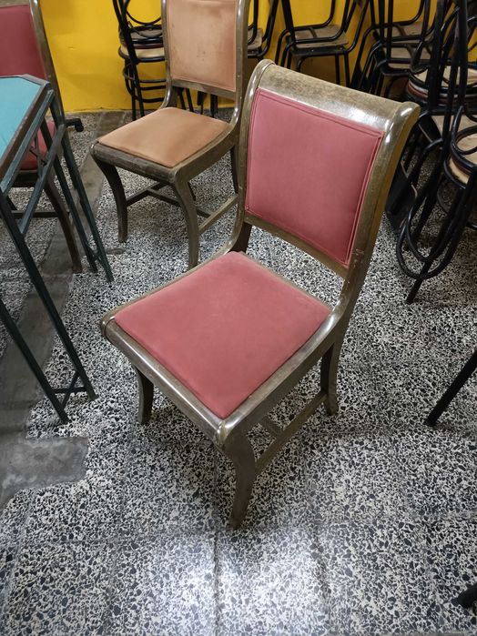 Mesa de jogo com 6 cadeiras