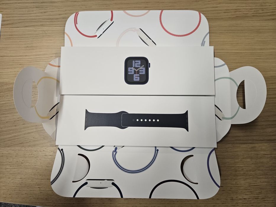 Apple Watch SE GPS 44mm Caixa de alumínio Midnight