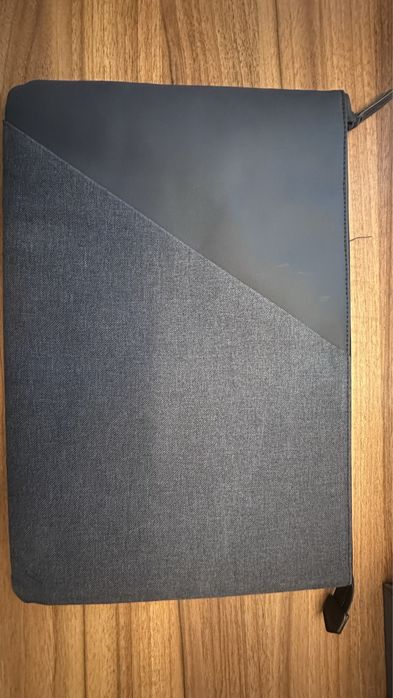 Capa para MacBook 15” Native Union Paris