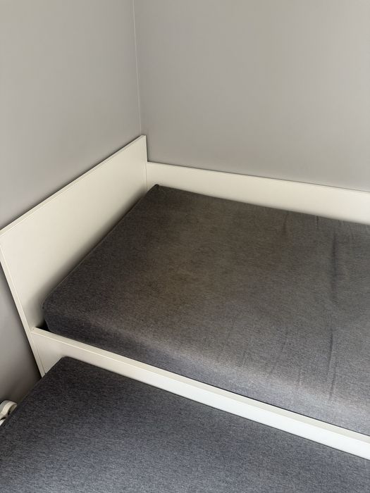 Kanapo-łóżko z podnoszonym stelazem