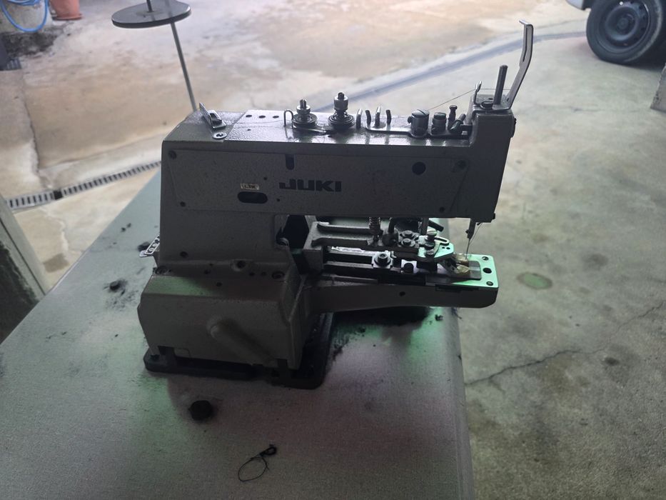 Máquina pregar botões