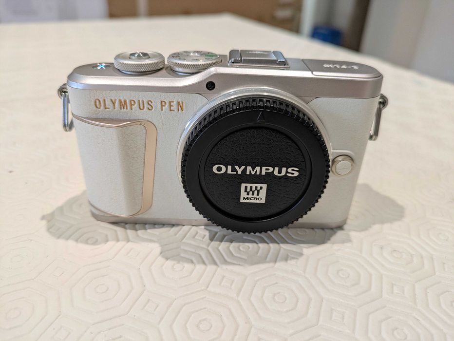 Olympus PEN E-PL10 - 16MP Branca "c/nova"