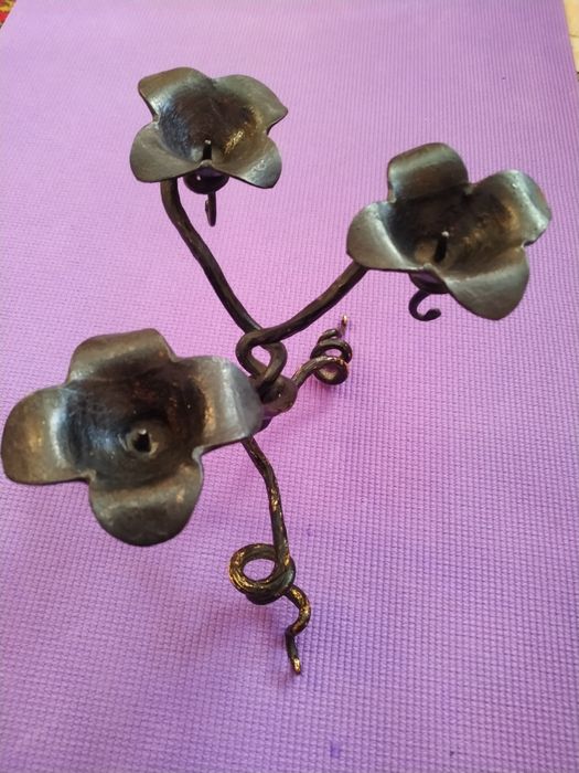 Продам подсвечники.