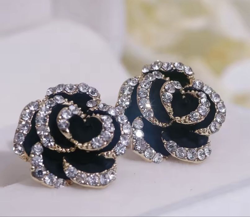сережки в стилі Chanel