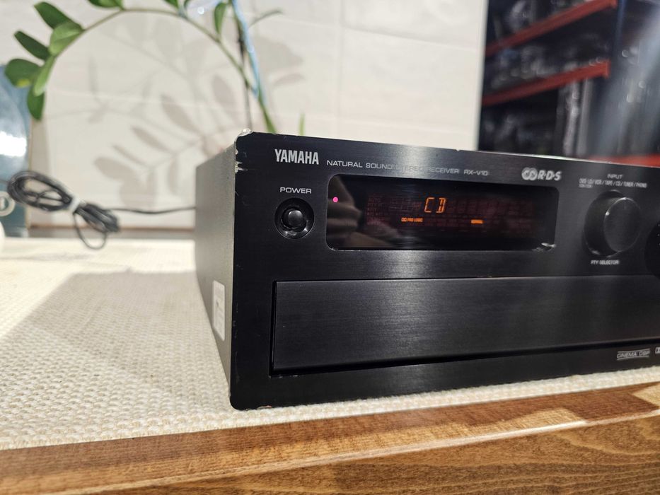 HI-FI ресивер Yamaha RX-V10