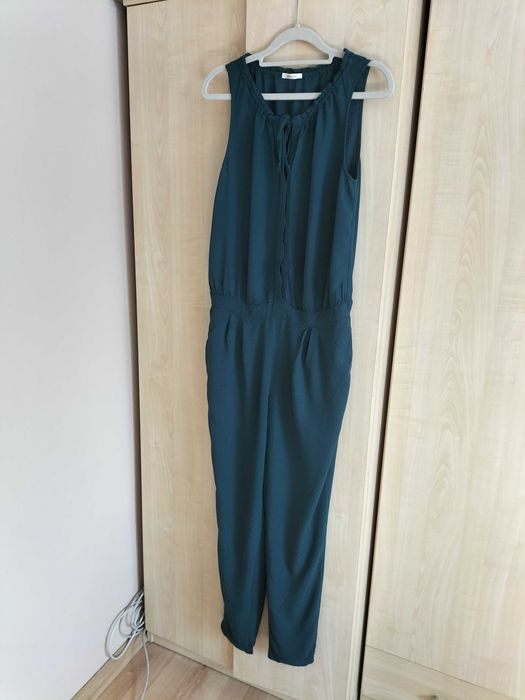 Zielony kombinezon marki Promod rozmiar S stan bardzo dobry.