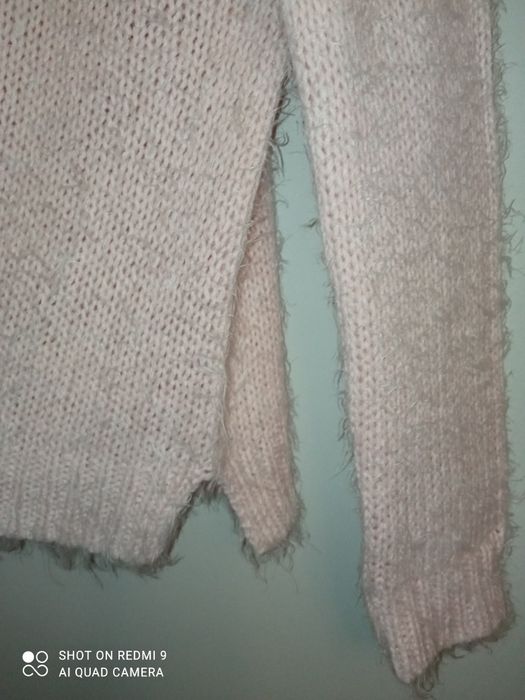 GEORGE włochaty sweterek M