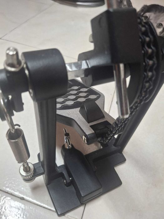 Vendo 2 Pedais de bombo, praticamente sem uso