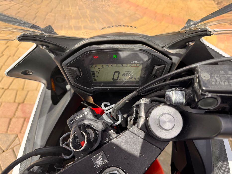 Продам Honda CBR в дуже хорошому стані.