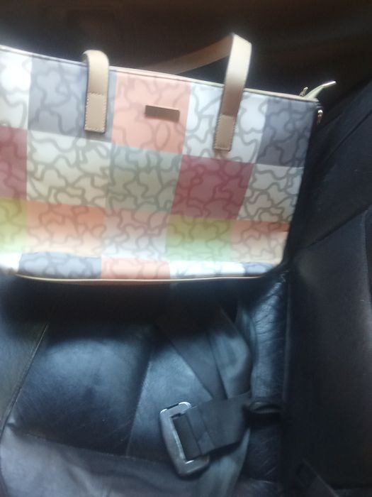 Vendo estes dois sacos de mulher a 10€ cada um