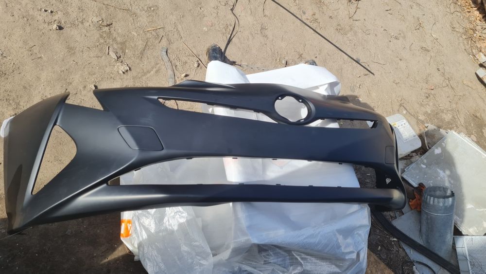 Бампер передній Toyota Prius XW50 50 передний Пріус Приус Тойота