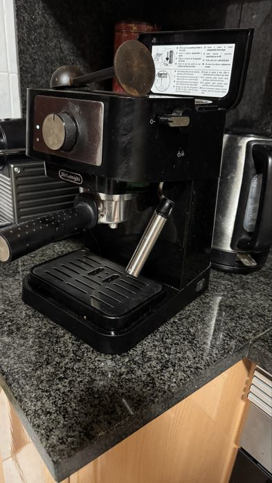 Máquina de Café Delonghi Stilosa EC260.BK