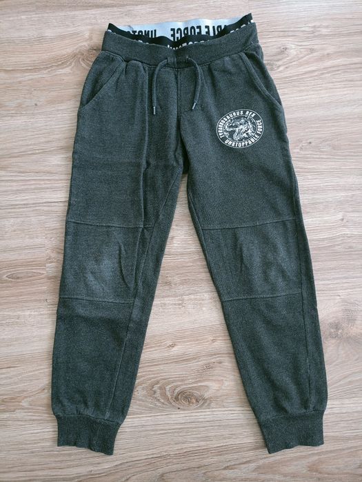 Spodnie dziecięce dresowe Destination rozm.140