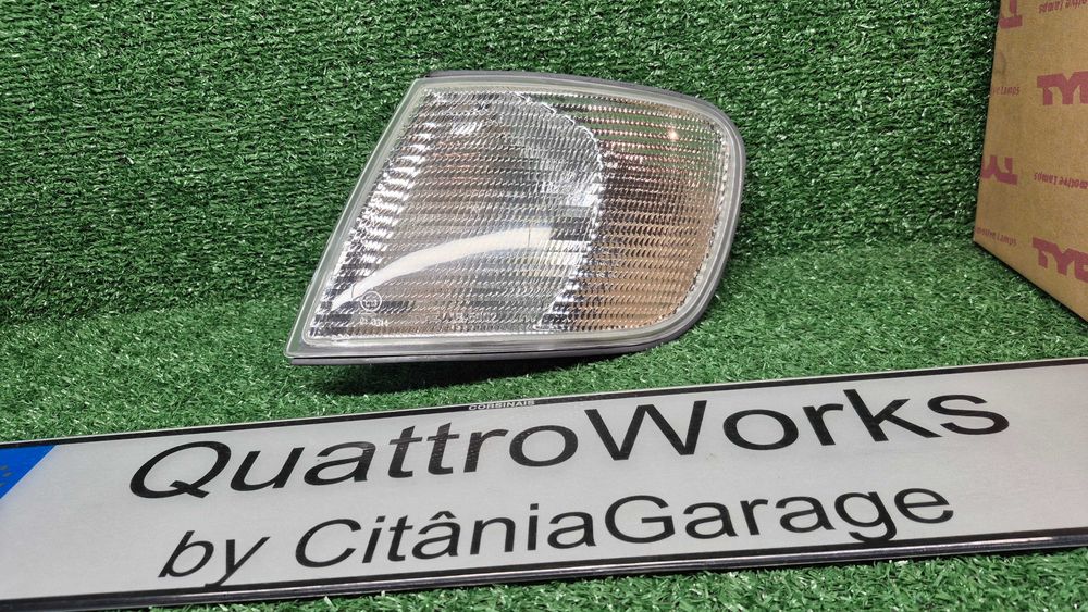 Pisca Farolim Frente Esquerdo Branco TYC Audi A6 C4 1994 a 1998 Ref. 4A0953049D - Novo
