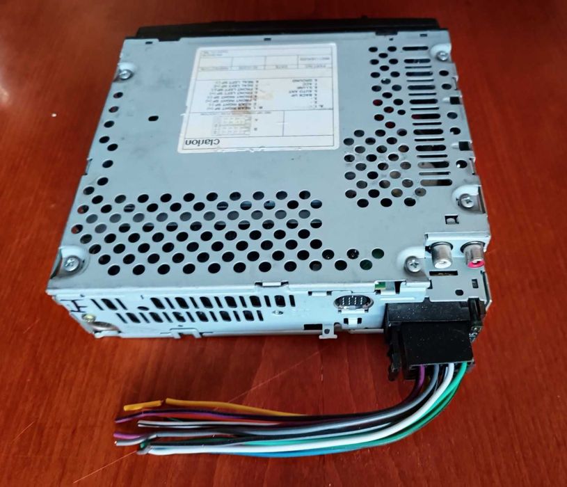 Автомагнитола Clarion