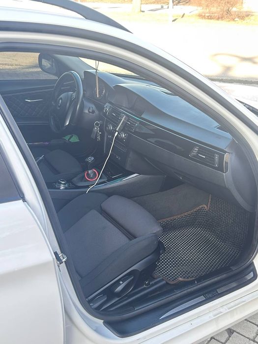 Продам БМВ е91 рестайлинг