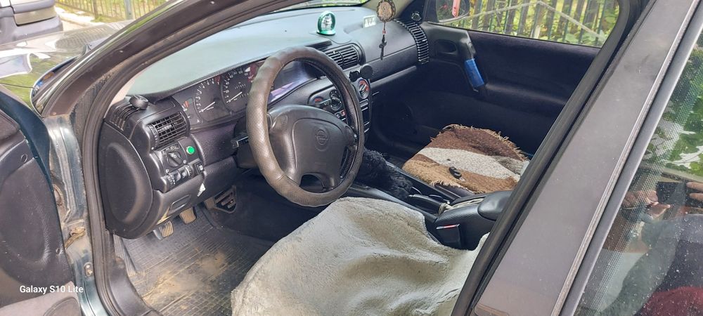 Opel Omega B 2.0 16v